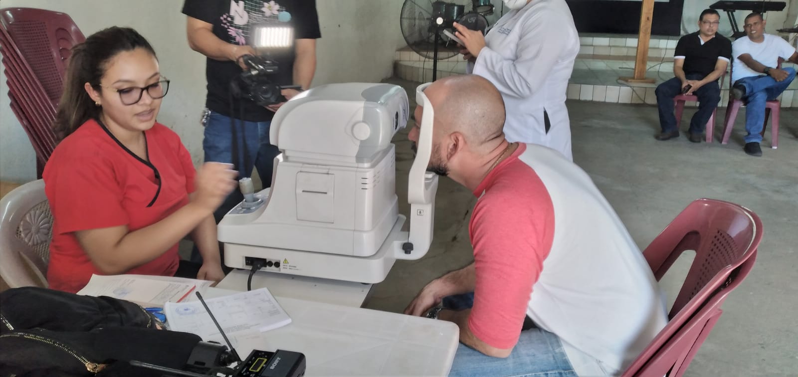 CNAO beneficia jornada de salud visual en el Enrique Schmidt de Managua
