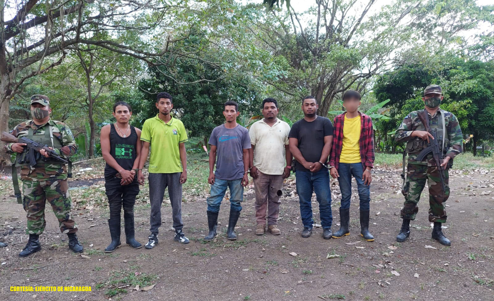 Siete nicaragüenses y un tico fueron retenidos por el Ejército de Nicaragua en Cárdenas, Rivas