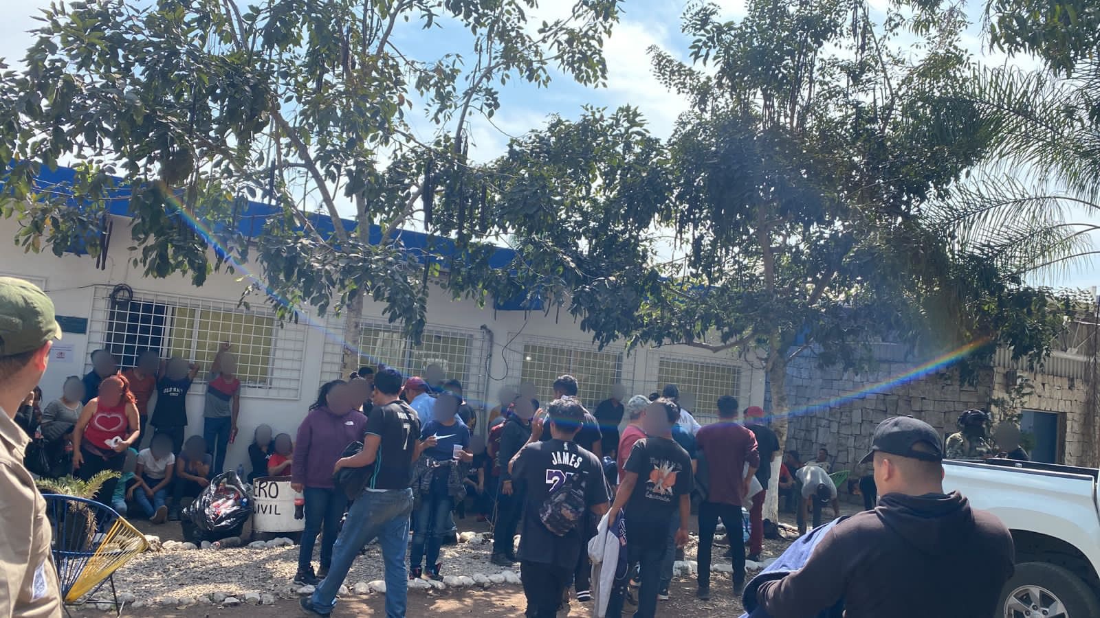 Identifican a 149 migrantes irregulares que cruzaban México en un bus turístico