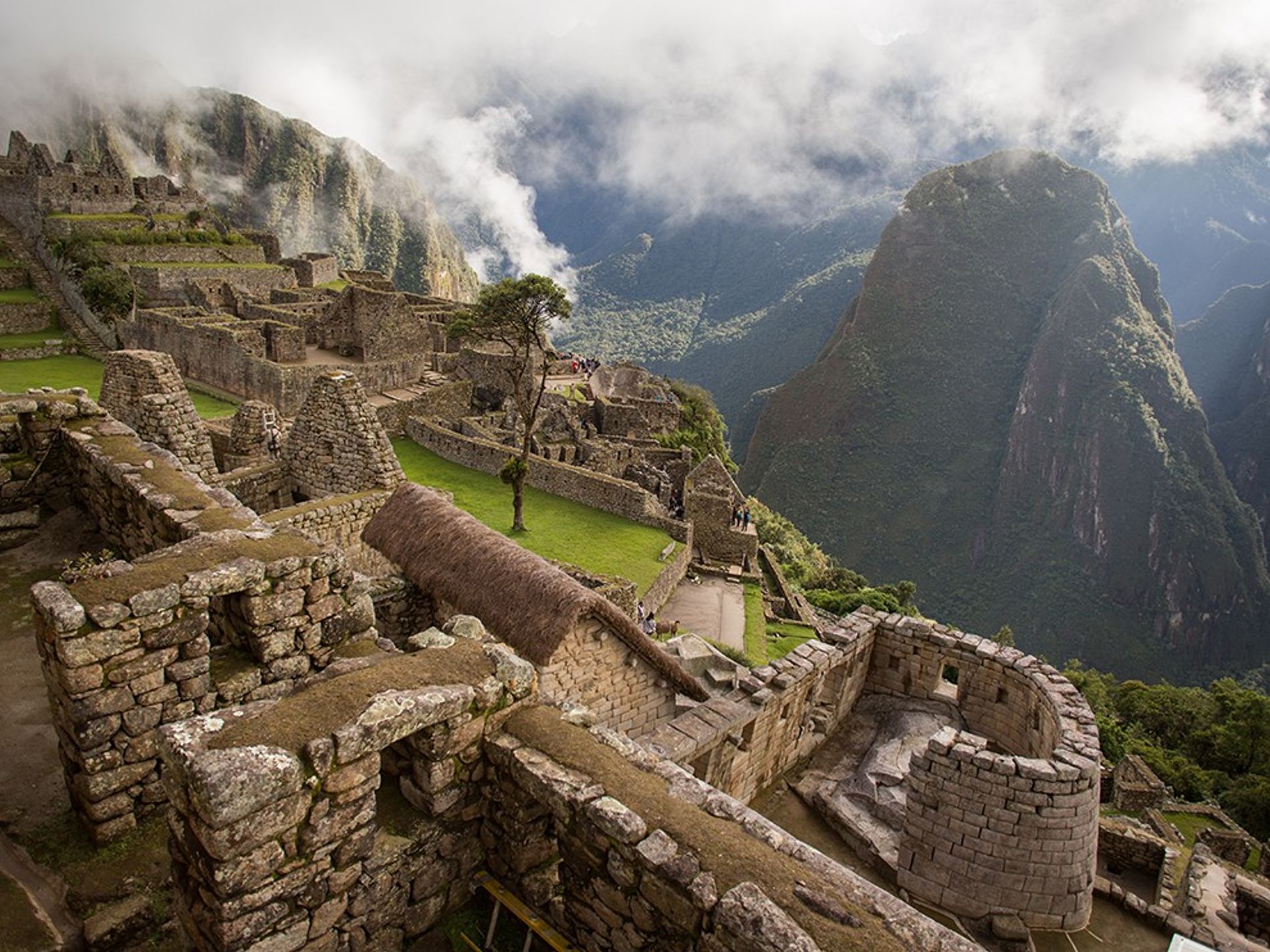 Machu Picchu reabre sus puertas al turismo tras el cierre por las protestas en Perú