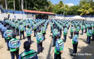 Se gradúan 200 nuevos policías de Tránsito
