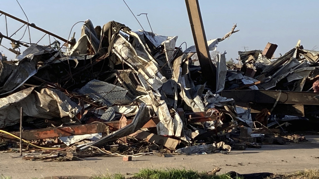 El paso de un tornado por Misisipi deja decenas de muertos y heridos