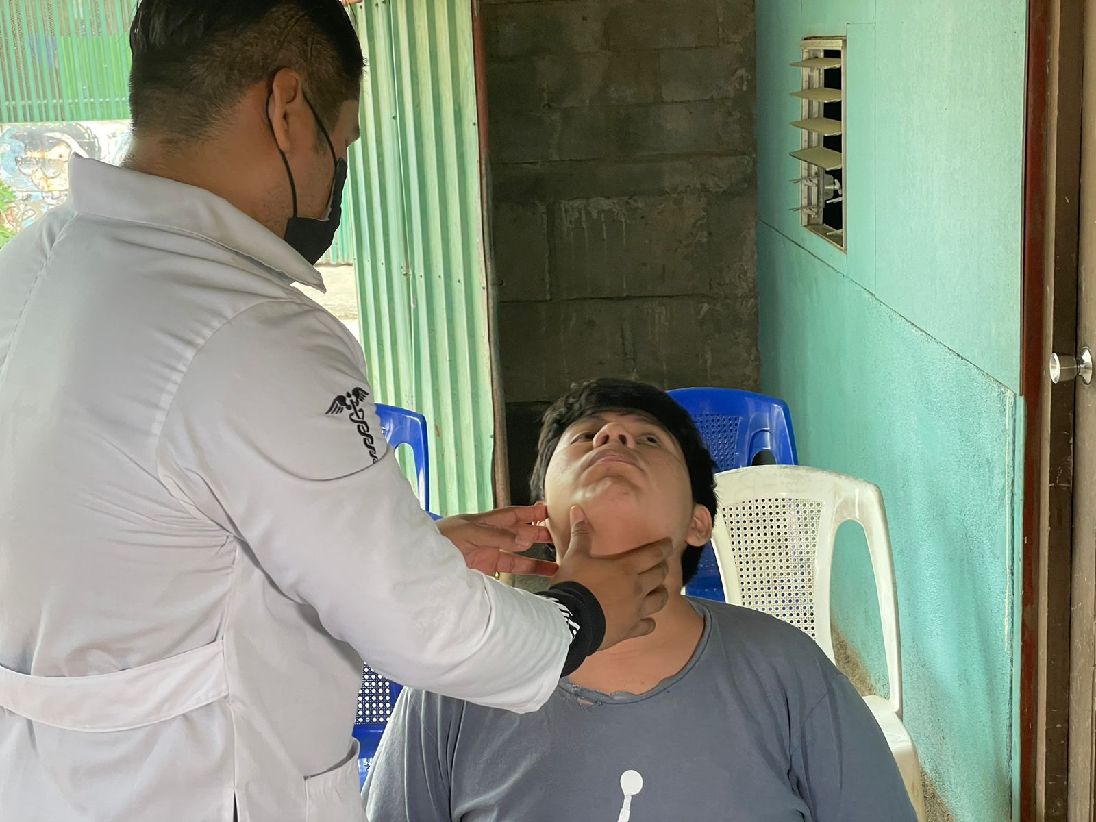 Clínicas móviles atienden salud de pobladores de la comarca Los Ladinos