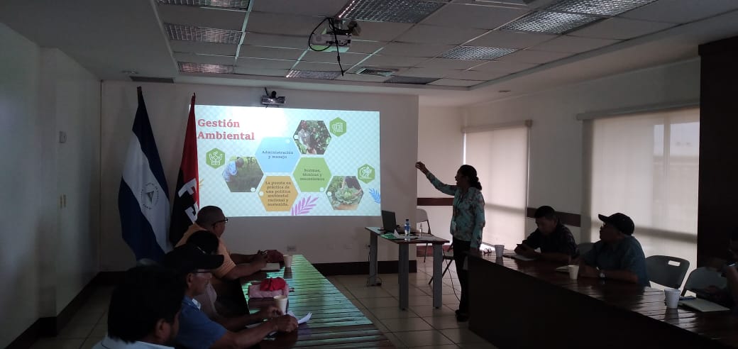 Mefcca capacita a productores en desarrollo de planes ambientales