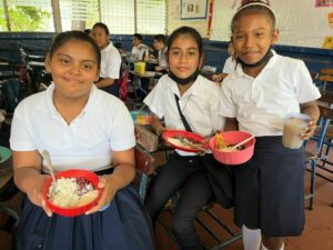 Colegios de Managua recibieron segunda entrega de la Merienda Escolar