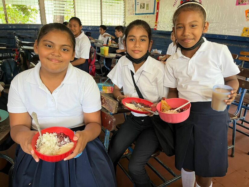 Colegios de Managua recibieron segunda entrega de la Merienda Escolar