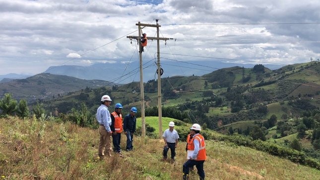 Enatrel inaugura electrificación en comunidad de Wiwilí