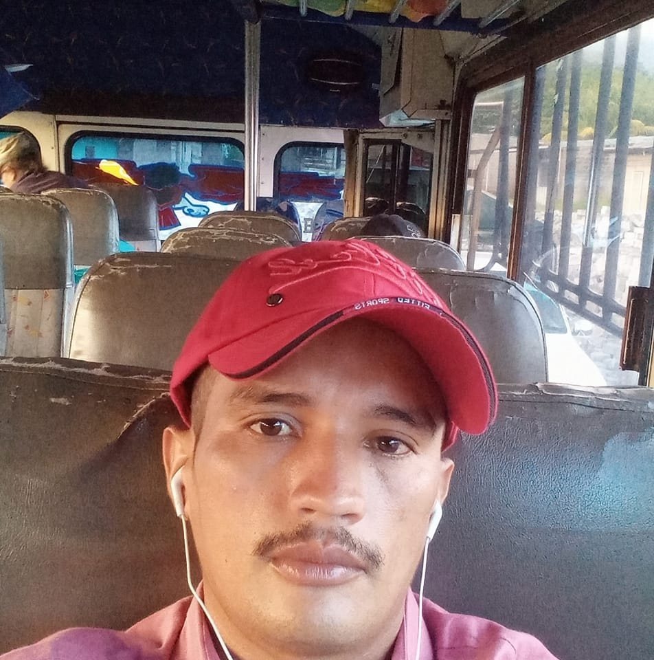 La policía busca a hombre que asesinó a su esposa embarazada en Muelle de los Bueyes