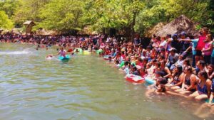 Realizan la primera competencia de kayak en Campuzano,Chinandega
