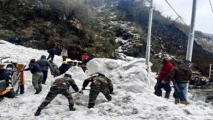 Reportan siete muertos tras avalancha de nieve en India