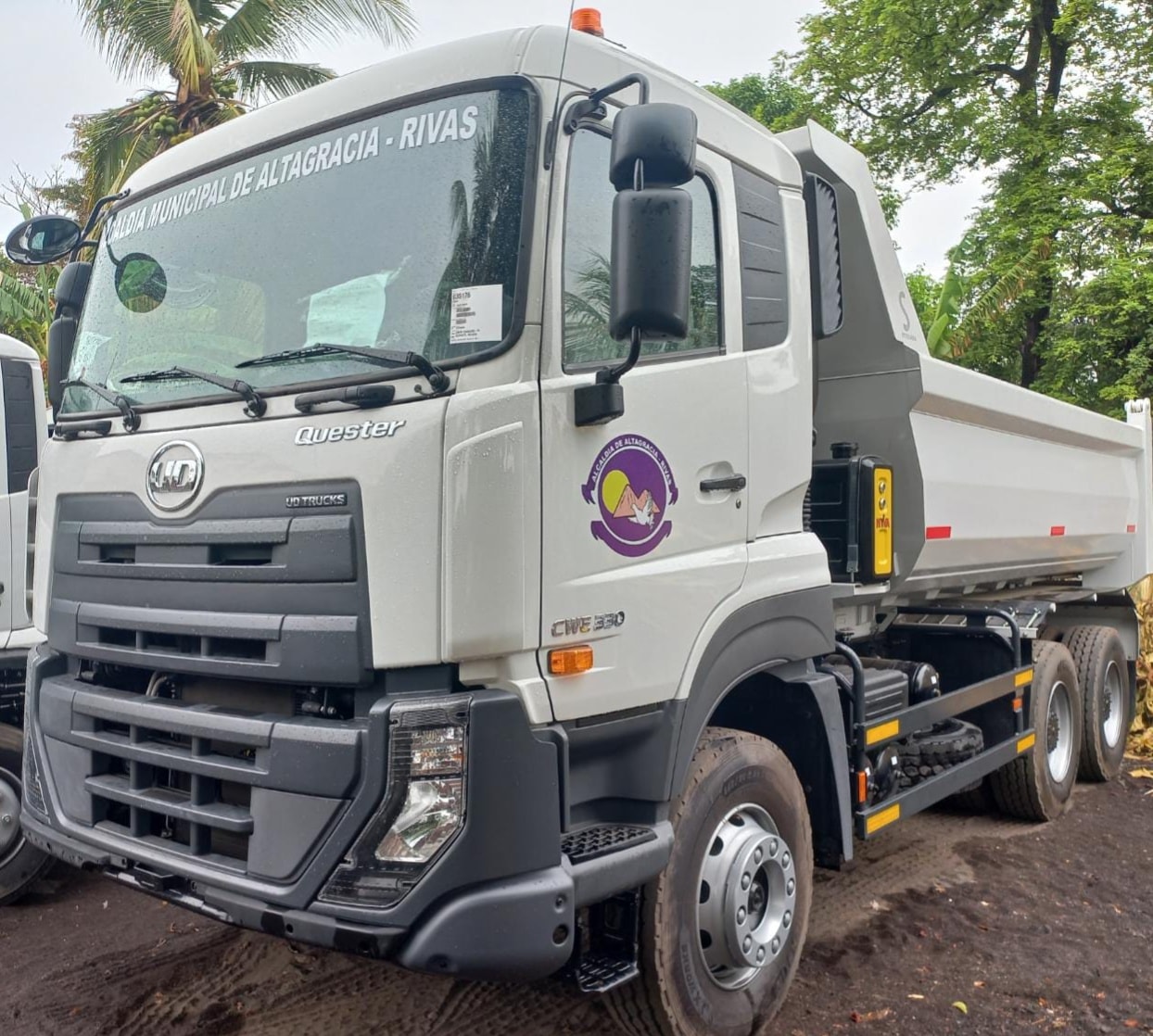 Alcaldía de Altagracia recibe módulo de maquinaria para mejorar limpieza