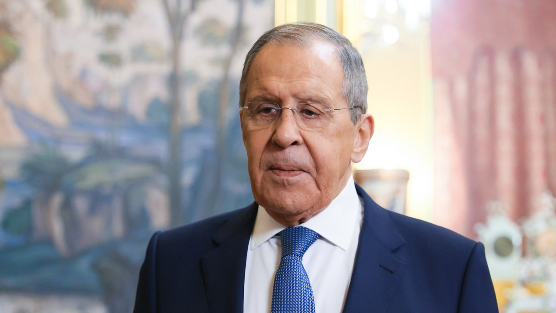 Lavrov: “El proceso de desdolarización tendrá un efecto curativo en la economía mundial”