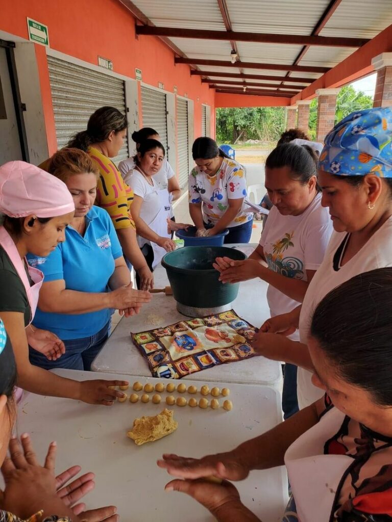 INATEC y Escuelas de Oficio realizan mega feria para celebrar Día de la Madre