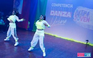 Cientos de jóvenes participaron en competencia de danza urbana