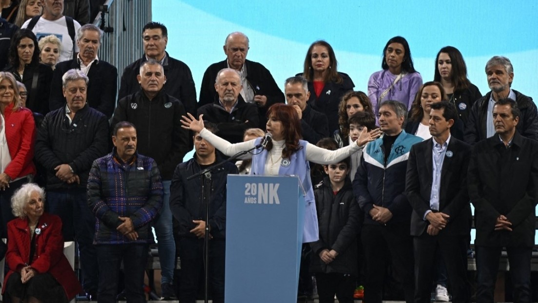 Cristina Fernández en acto masivo: “Me odian, persiguen y proscriben porque soy del pueblo”