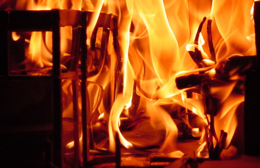 Voraz incendio deja sin vivienda a una familia en Nandaime