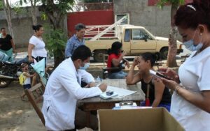 Clínica Móvil lleva salud a familias del barrio Francisco Meza