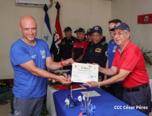 Estaciones bomberiles cuentan con 21 nuevos miembros