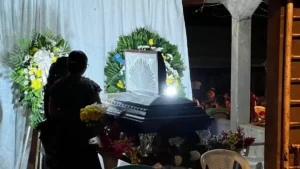 Sube a 6 los fallecidos tras volcarse camioneta cerca de la carretera a Masaya