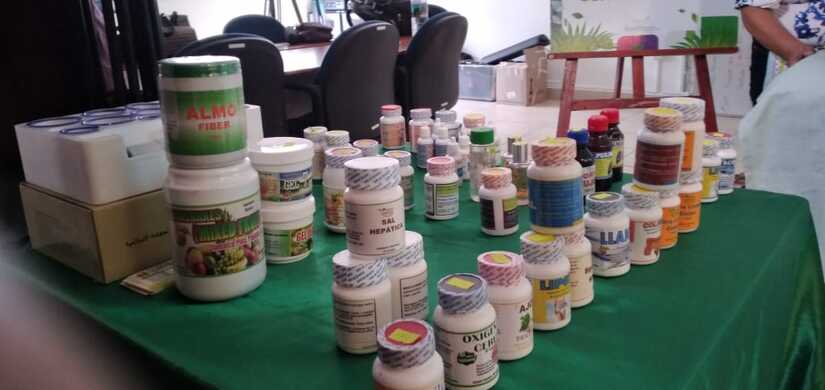 Futuros emprendedores se capacitan en medicina natural