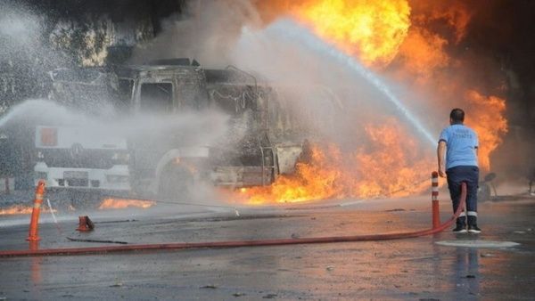 Incendio en gasolinera de Türkiye deja al menos 12 fallecidos