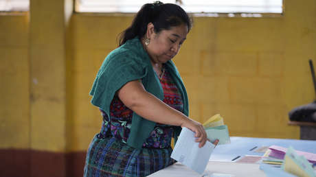 Cierran los colegios electorales en Guatemala