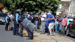 Xiomara Castro impone toques de queda en dos ciudades en medio de la ola de violencia en Honduras