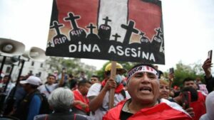 Peruanos retoman marchas contra presidenta y el Congreso