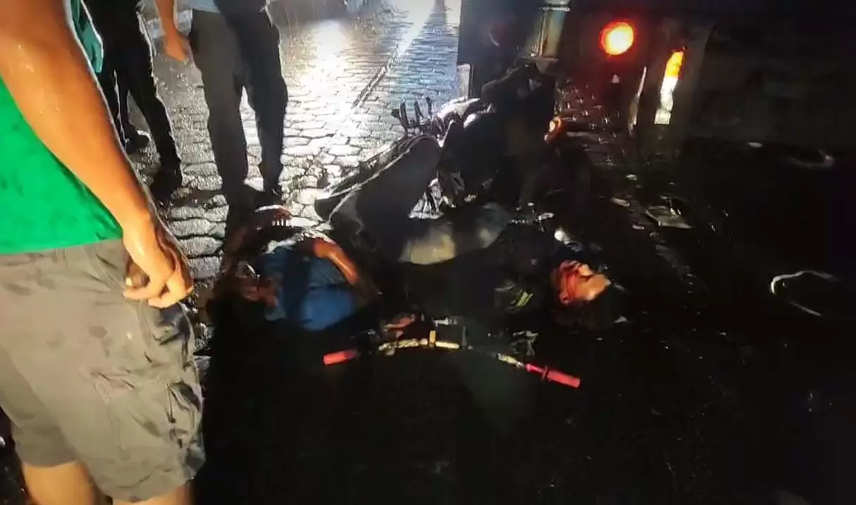 Motociclista y acompañante fallecen tras estrellarse contra un camión en Siuna