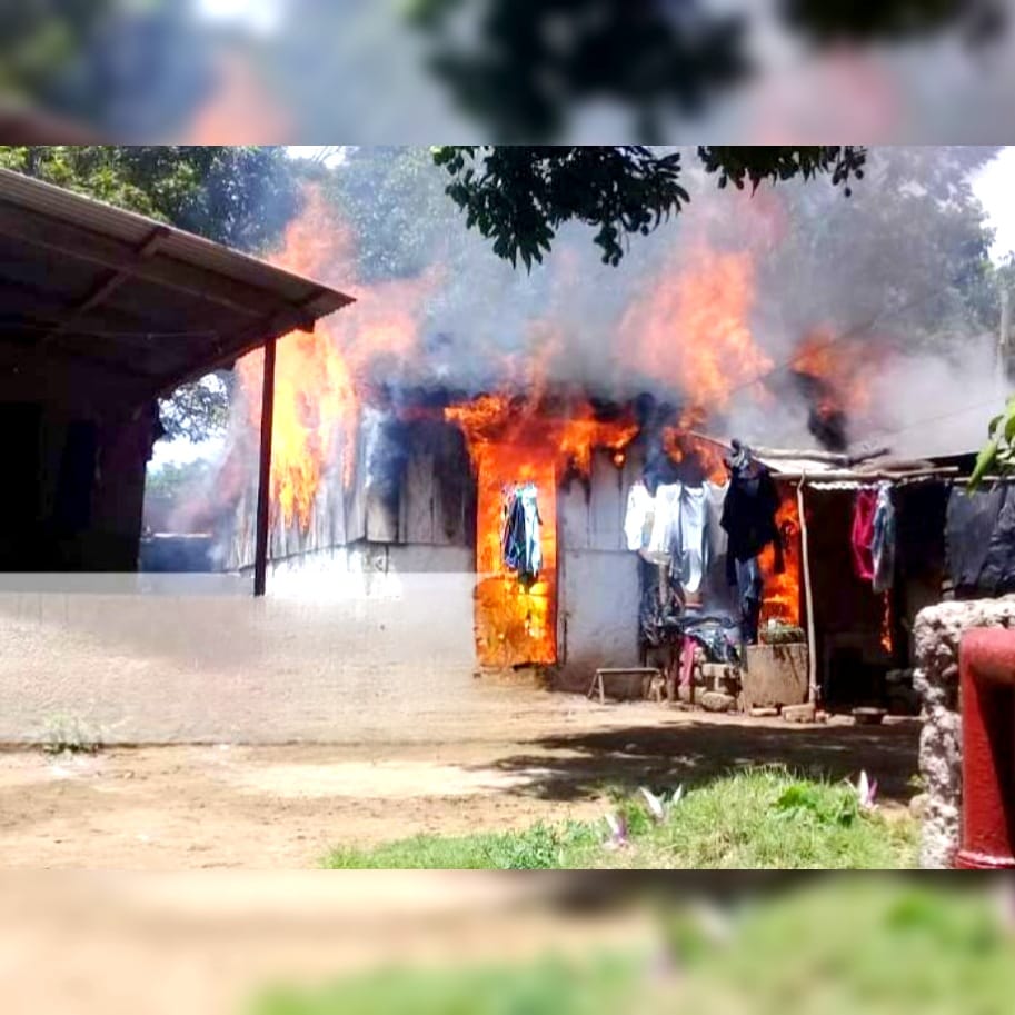 Incendio arrasa la vivienda de un adulto mayor en una comunidad rural de Diriamba
