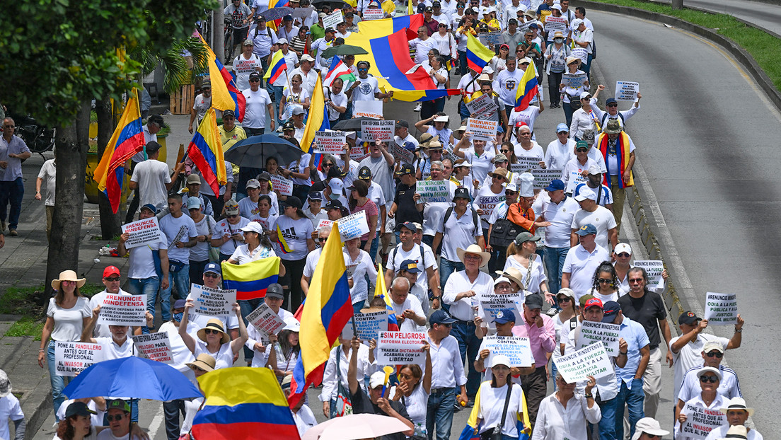 La oposición colombiana marcha este martes contra las ‘petrorreformas’