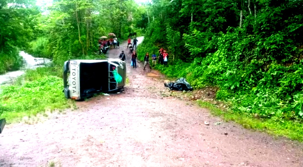 En vuelco de camioneta fallece menor de 7 años en Jinotega