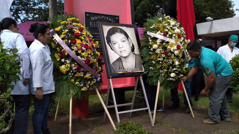 Conmemoran el ejemplo de entrega y labor de la enfermera Bertha Calderón