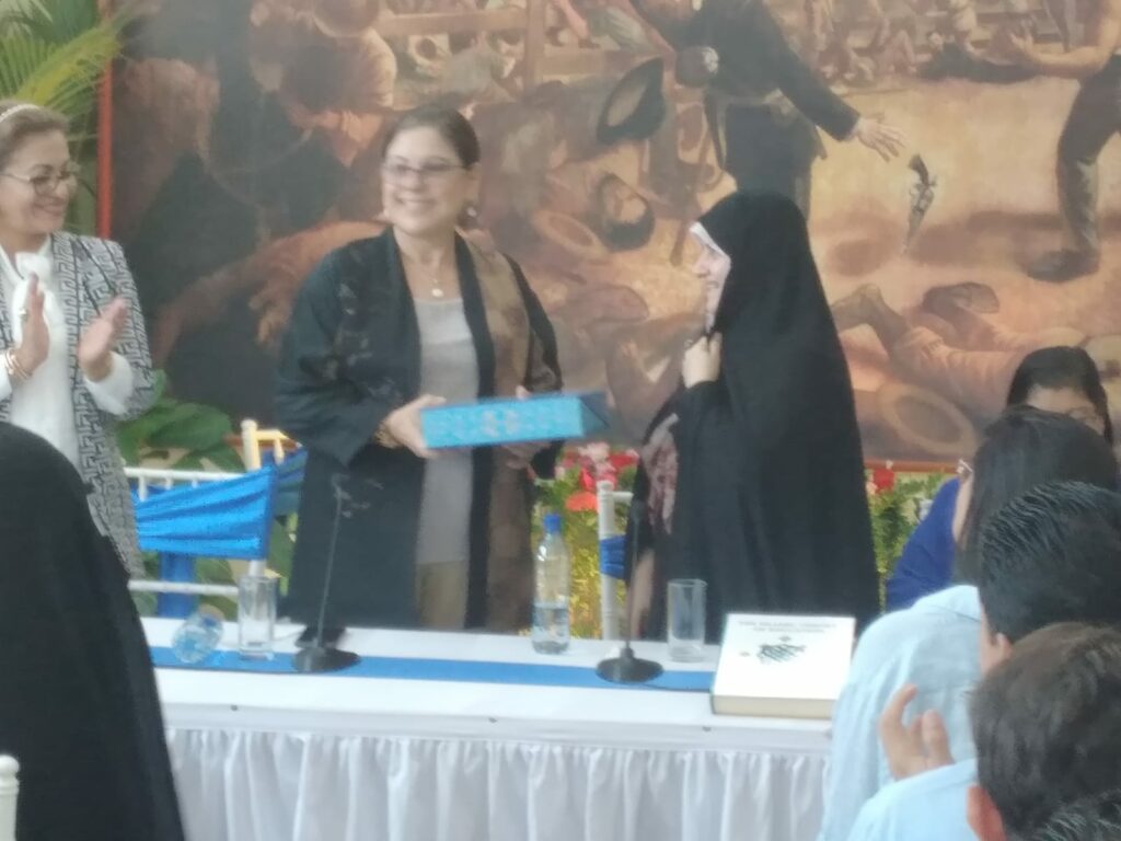 Primera Dama de Irán honra a los héroes de la revolución en su visita a Nicaragua