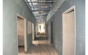 Un 60 % de avance lleva la rehabilitación de Hemato-Oncología del hospital Infantil "La Mascota"