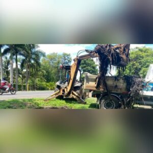 Alcaldía de Chinandega realiza limpieza de cauces para reducir riesgos de inundaciones