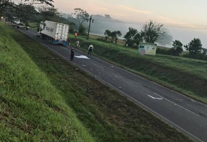 Nicaragüense muere tras estrellar su moto contra un tráiler en Costa Rica