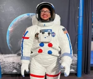 Nicaragüense se convierte en la primera mujer Centroamericana en representar el sector aeroespacial