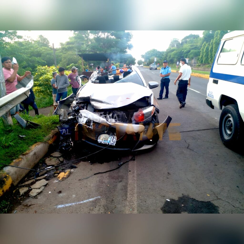 Conductora ebria provoca colisión que dejo cuatro heridos en carretera a Granada