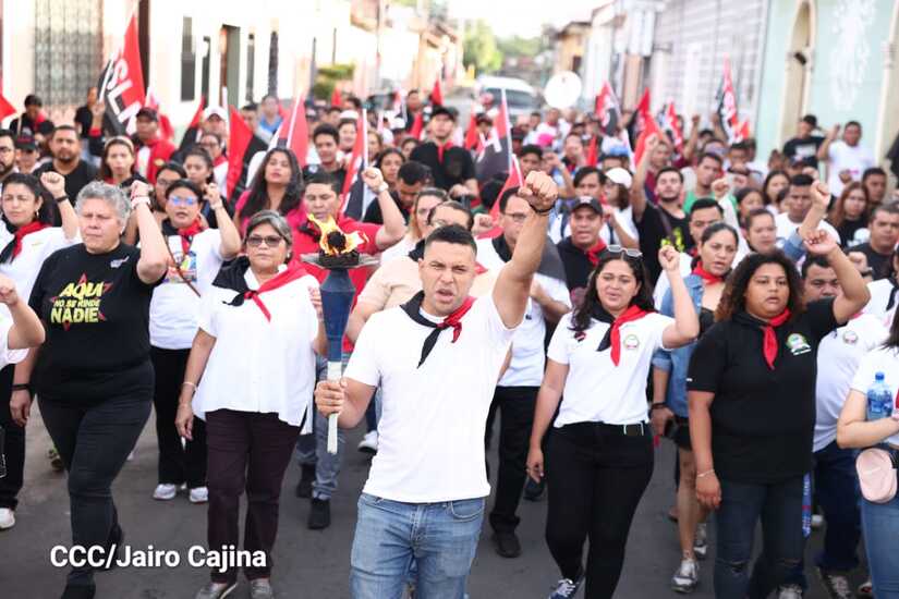 Leoneses honran a héroes estudiantes del 23 de julio de 1959