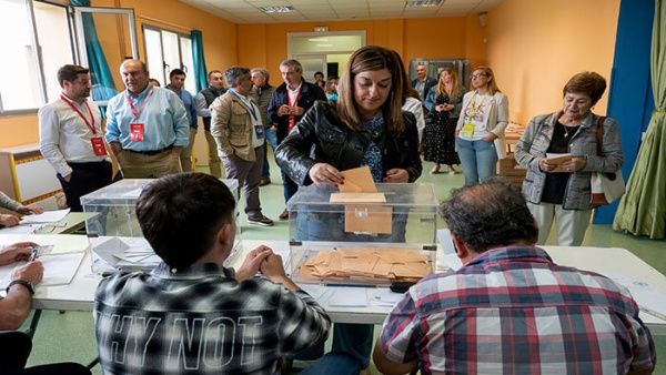 Abren centros de votación para elecciones generales en España