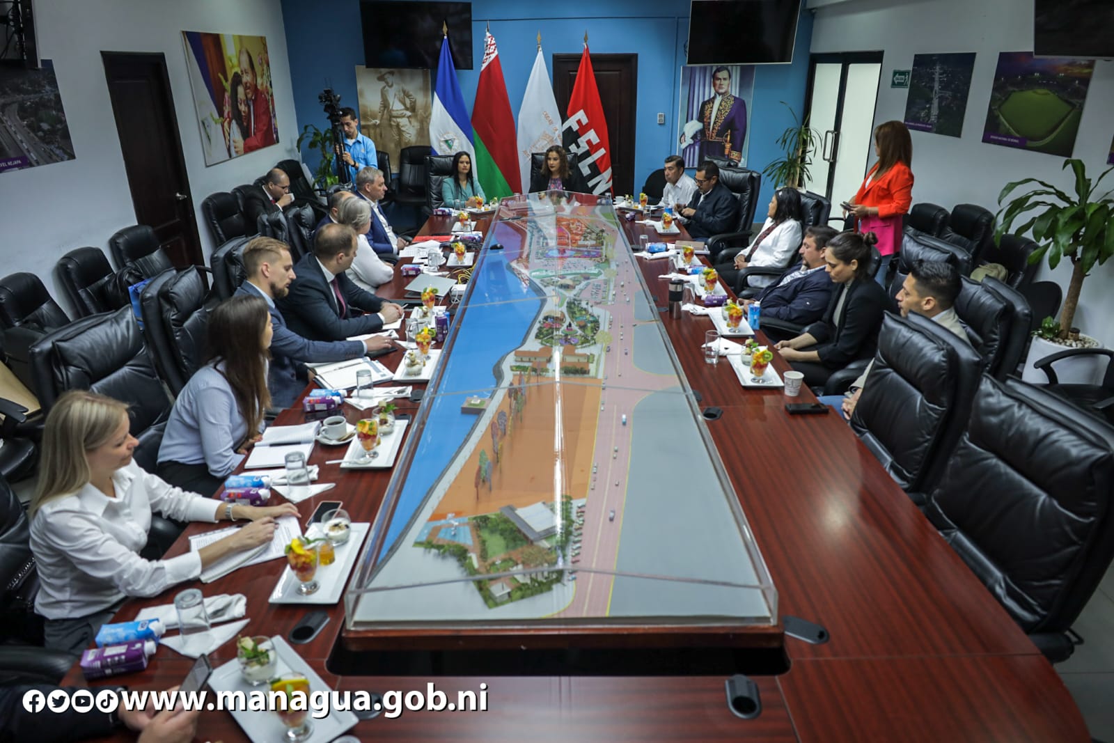Bielorrusia presenta a la Alcaldía de Managua opciones en maquinaria de transporte