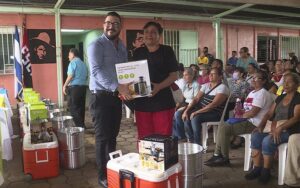 Mefcca capitaliza a 400 familias para dinamizar economía local en Managua