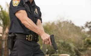 2 muertos y 3 heridos en un tiroteo entre policías y un hombre armado en EE.UU.