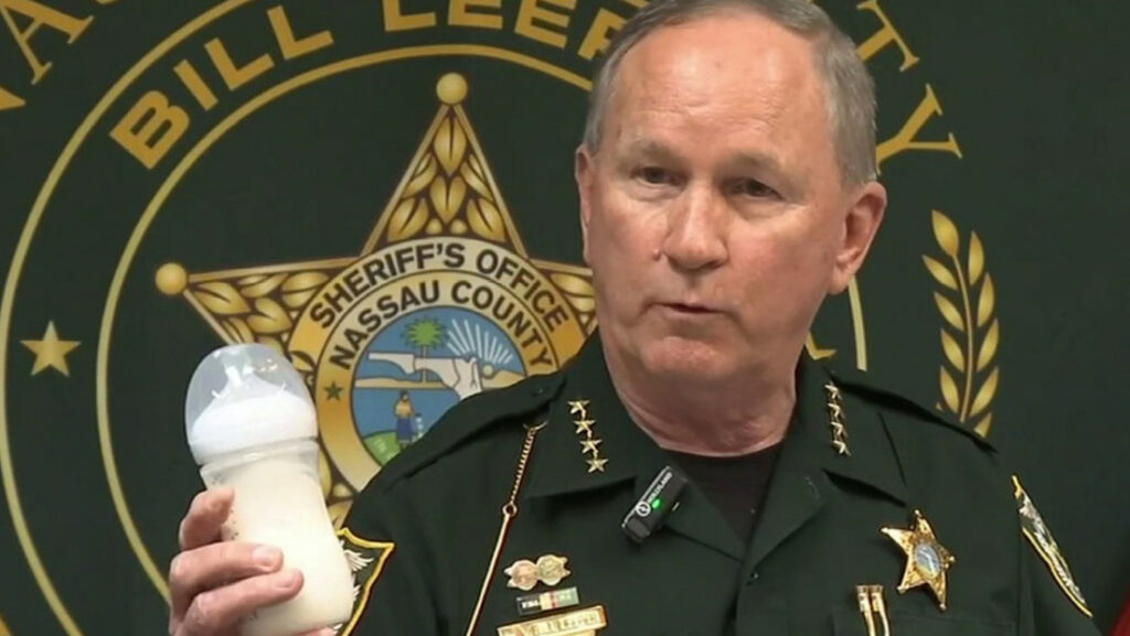 Bebé muere luego de que su madre le diera leche con fentanilo para que se durmiera