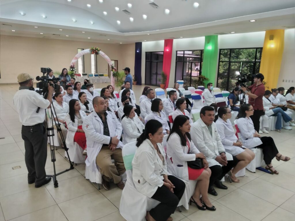 Médicos aprenden a leer e interpretar exámenes de ecografía en Managua
