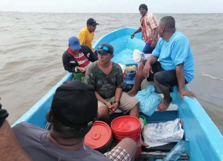Autoridades de Bilwi reanudan búsqueda de 3 desaparecidos tras naufragar nave que los transportaba