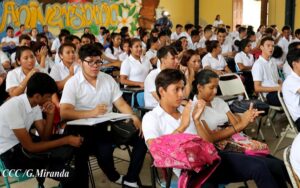 MINED reitera la importancia de identificar las señales de la depresión en escolares