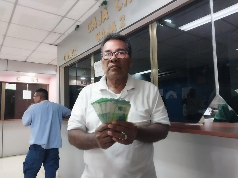 Trabajadores del sector Salud inician a recibir su salario de julio