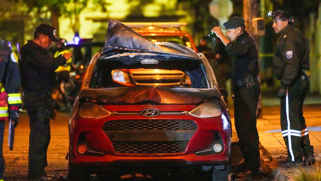 Explotan dos coches bomba en la capital de Ecuador